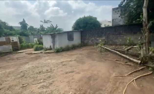 Vente terrain de 532m2 a cocody riviera M'badon a proximité de ...