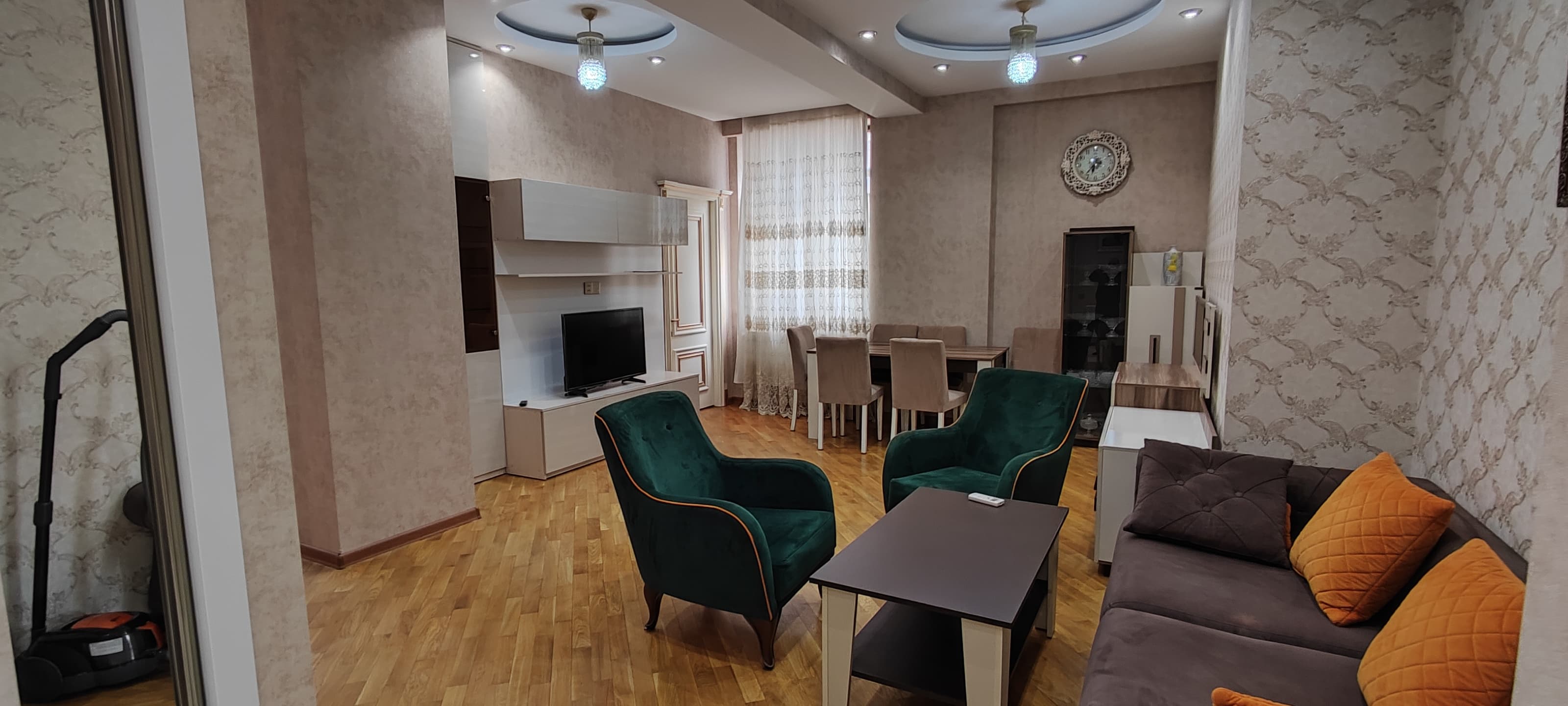2 bədroom apt close to Port Baku and Crescent Mall