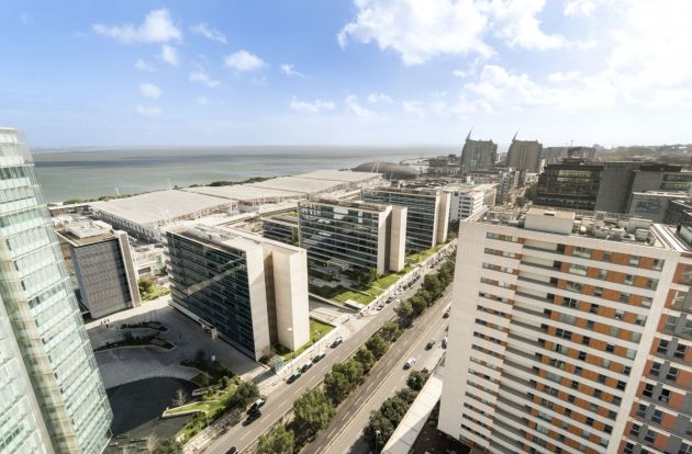 2-bedroom apartment for sale on Avenida Dom João II