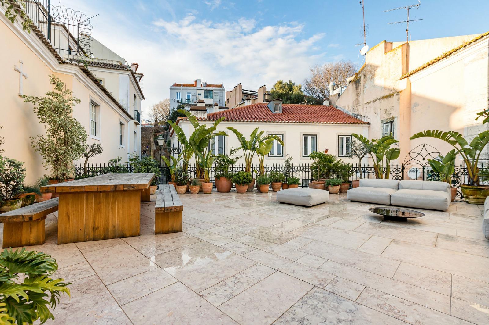 Semi-detached house for sale in Largo do Contador Mor