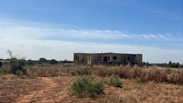 Terrain de 2000 mètres carrés à vendre à ...