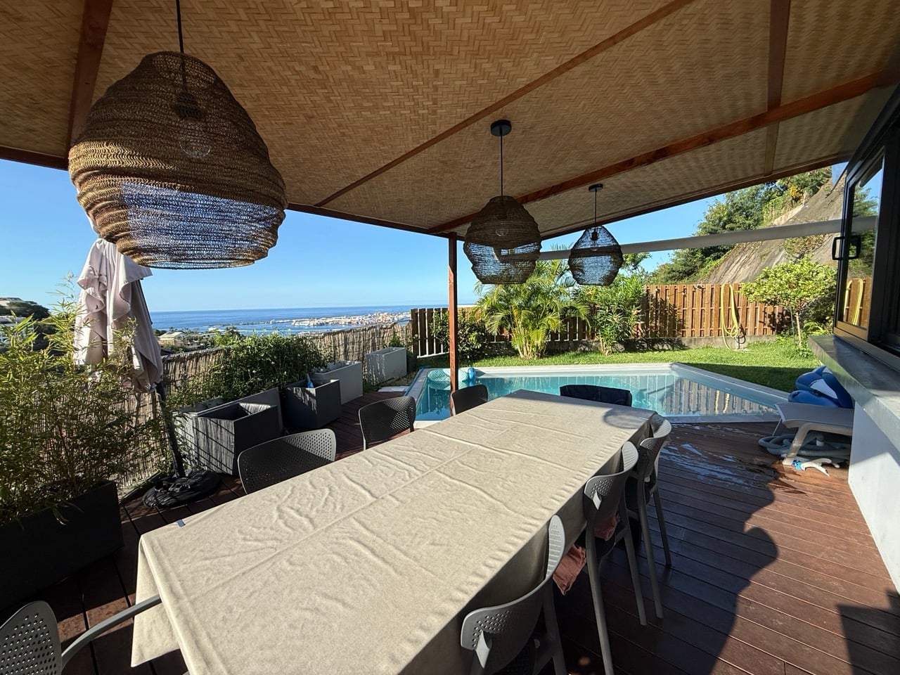 LOCATION MAISON 4 CHAMBRES AVEC PISCINE SUR PAPEETE