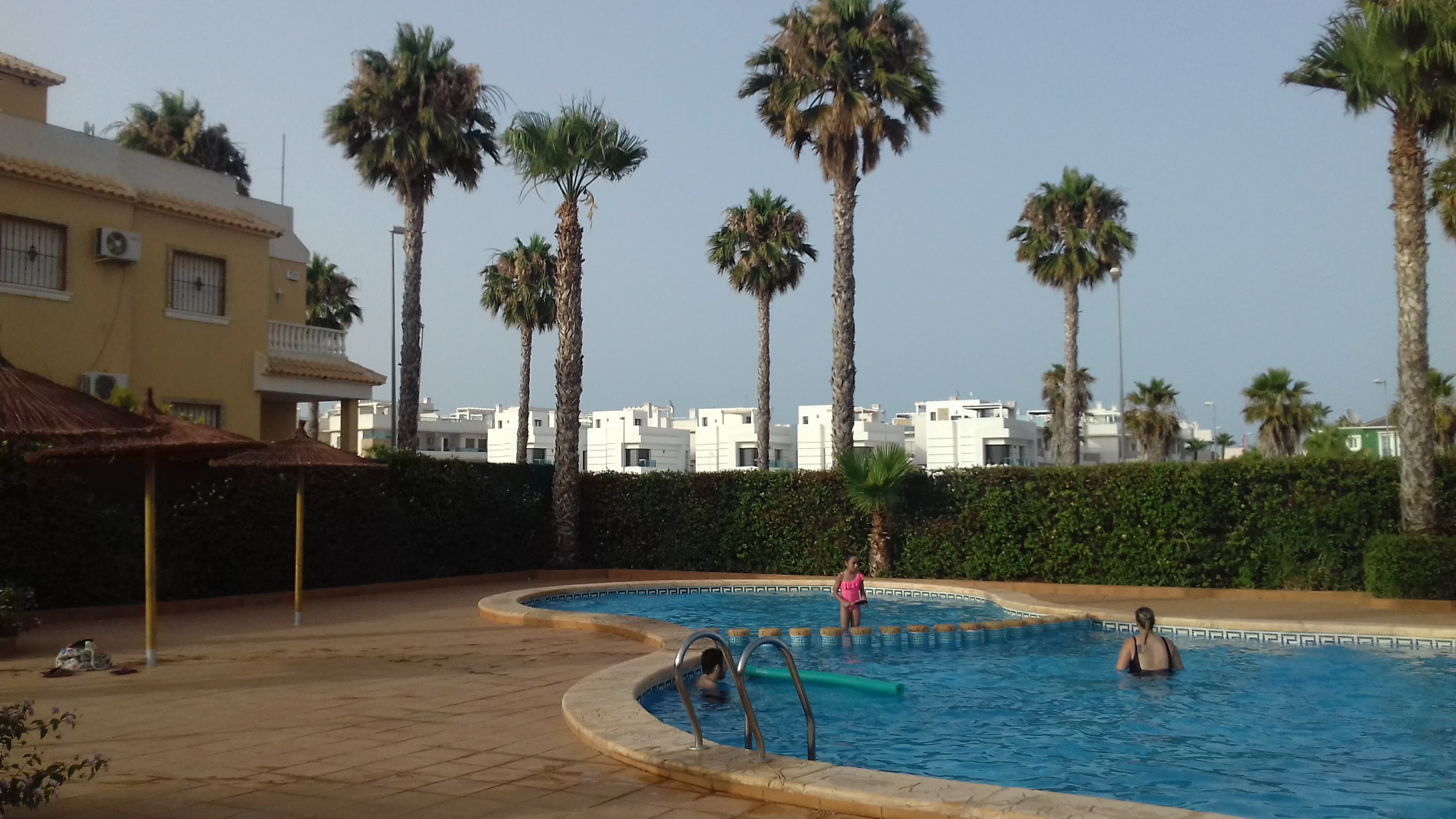 À LOUER MAISON MITOYENNE HIJAR DOÑA PEPA CIUDAD QUESADA (ALICANTE) ESPAGNE