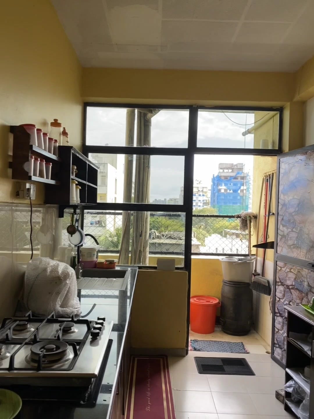 MODERN 2-BEDROOM APARTMENT FOR LONG-TERM RENT - WELLAWATE COLOMBO
