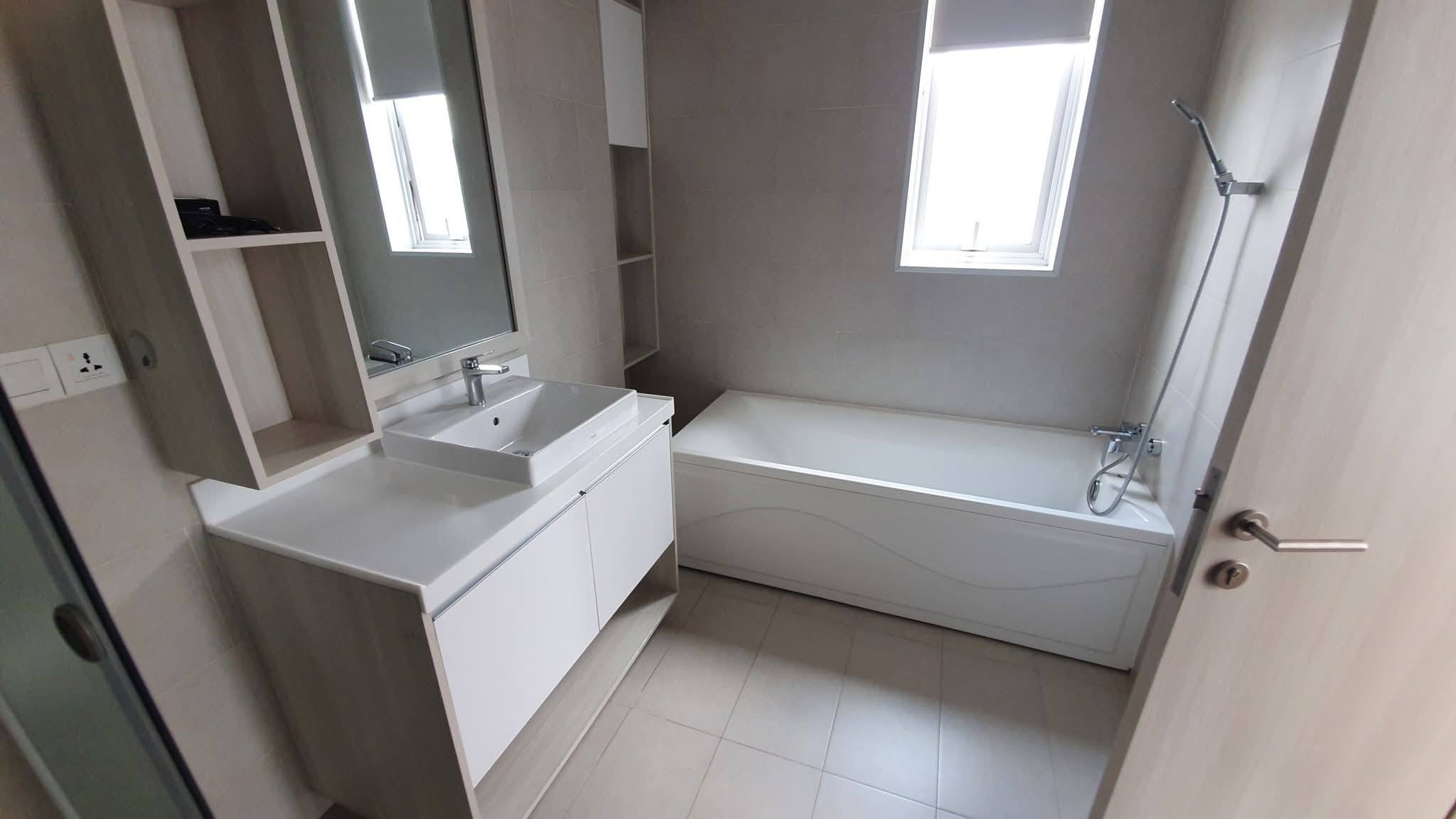 Western Apartment 3 bedrooms for rent