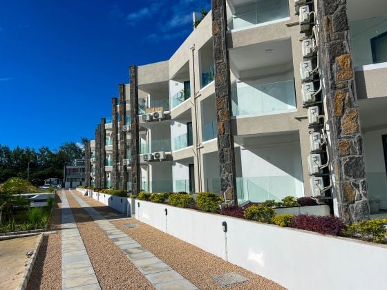 FOR RENT - 2-BEDROOM APARTMENT - ROCHES NOIRES 