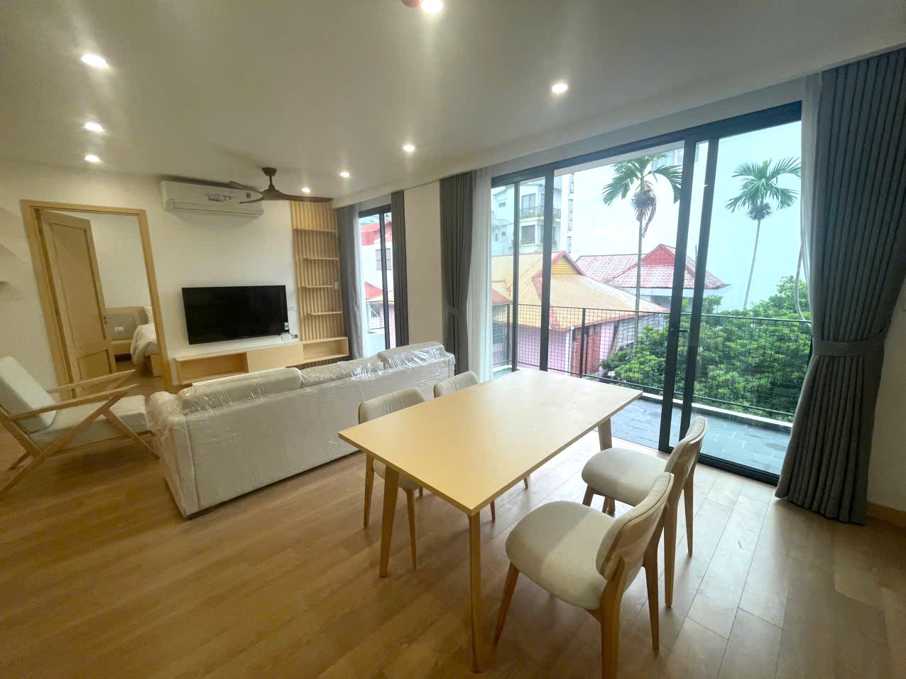 Nice serviced apartment in Ba Dinh Dist, Hanoi for rent