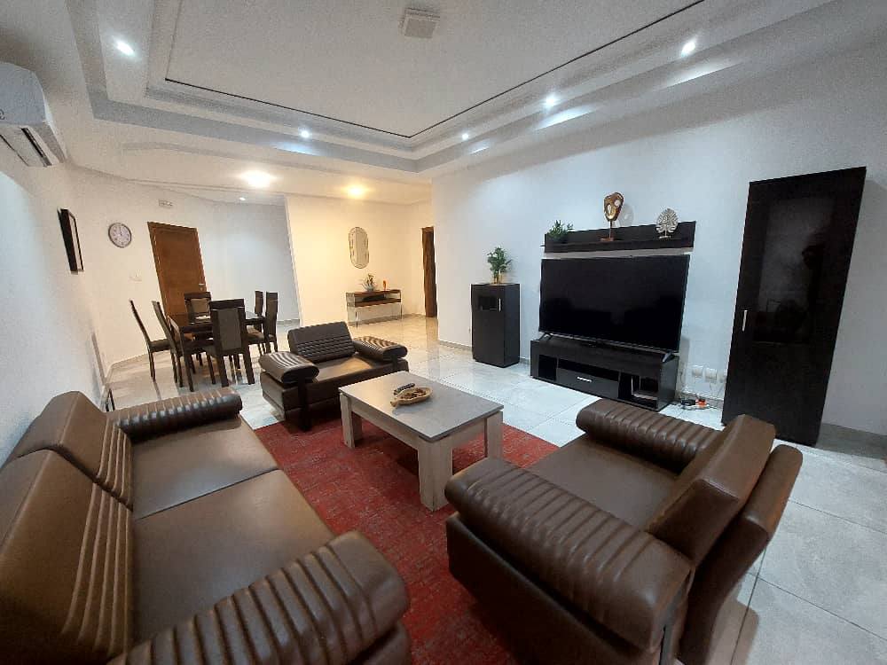 Appartamenti arredati di 3 e 2 stanze in affitto a Riviera 4