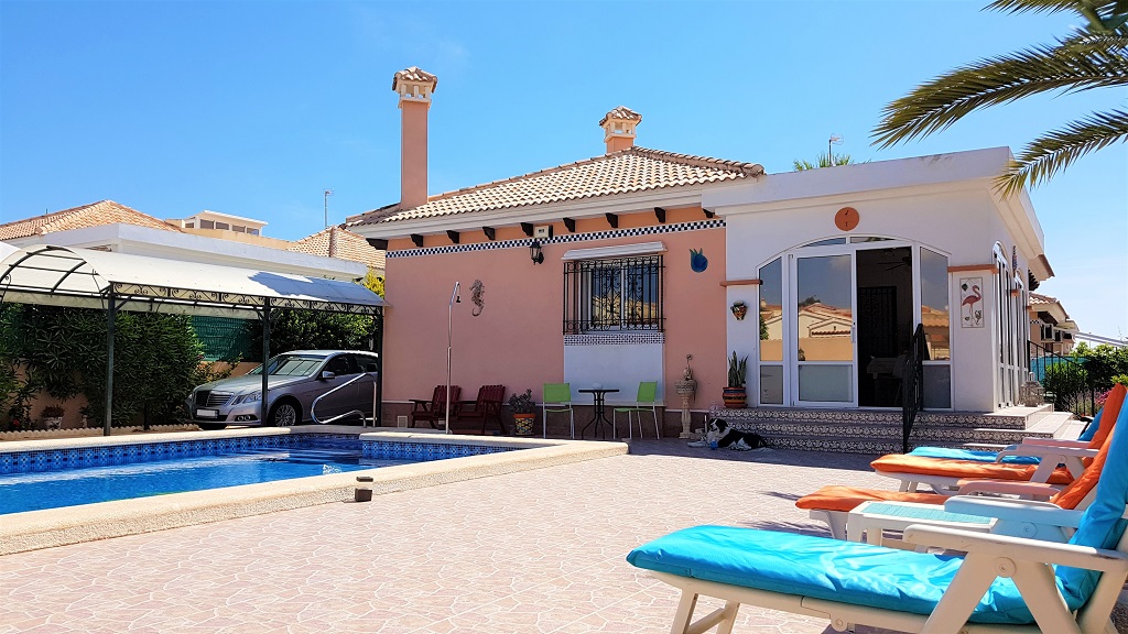 À LOUER VILLA ARCIPRESTE DE HITA LA MARINA-OASIS SAN FULGENCIO (ALICANTE) ESPAGNE