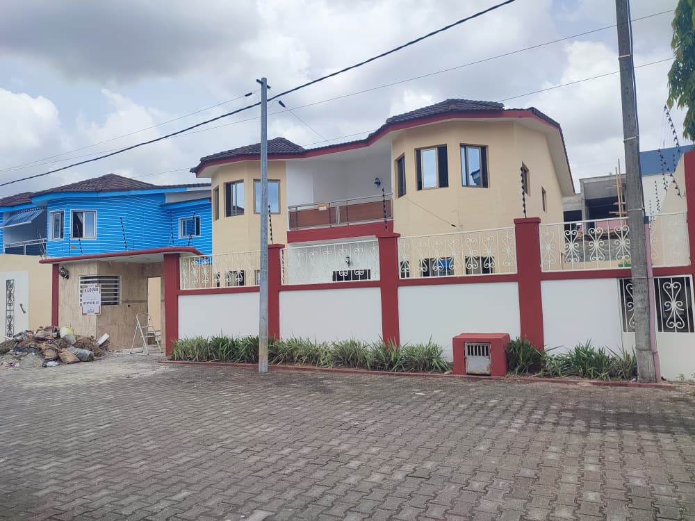 IN AFFITTO – COCODY RIVIERA M'POUTO (Vicino a BNI) - VILLA CON 8 CAMERE