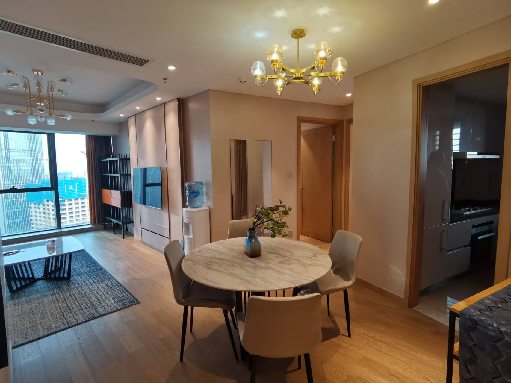 Exquisite apartment with 2 bedrooms and 2 bathrooms with Gym facility in CBD center near Jinji lake