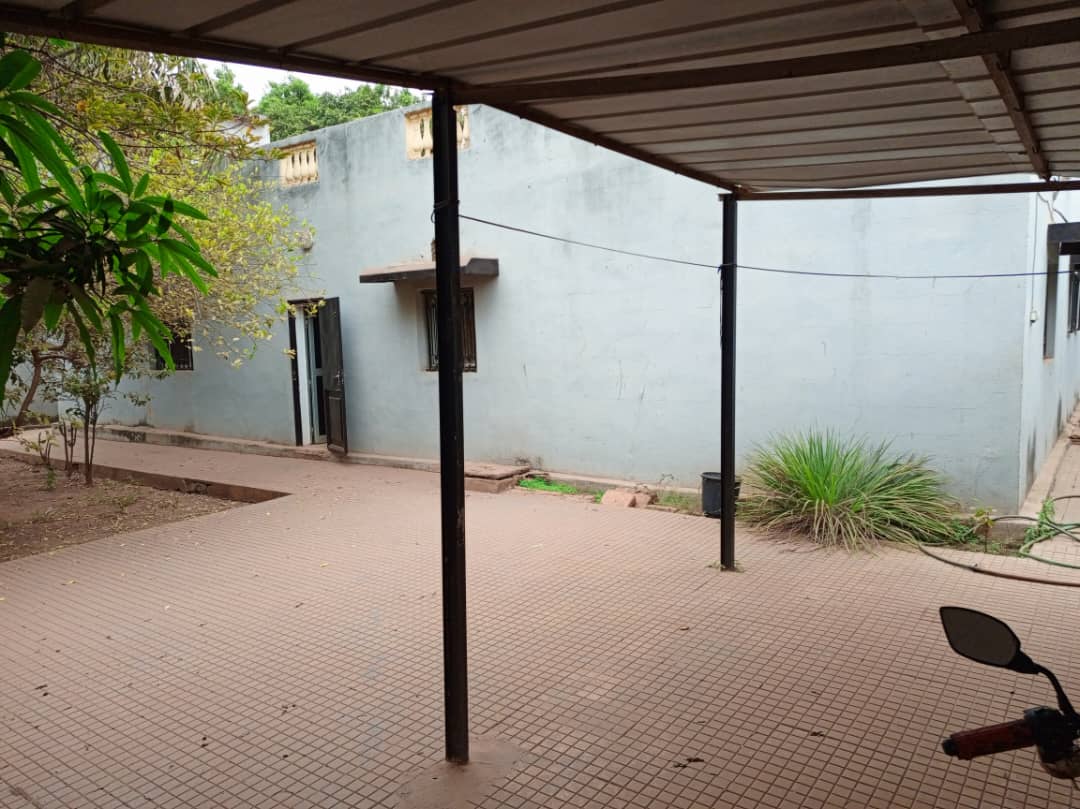 Villa meublée à louer à faso kanu