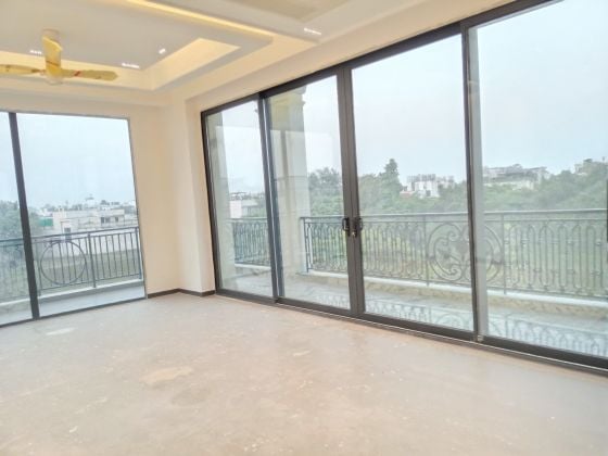BRAND NEW, MODERN & SPACIOUS 4 BEDROOM  3rd FLOOR , PARK FACING WITH ...
