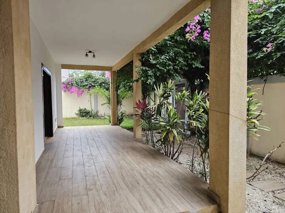 VILLA DUPLEX 5 PIÈCES EN VENTE BASSAM ROSIER