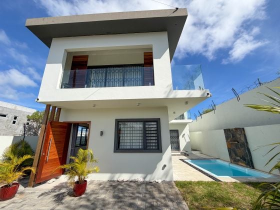 FOR RENT - 4-BEDROOM VILLA - PEREYBÈRE