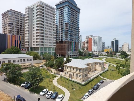 2 BDR apt near N.Narimanov monument