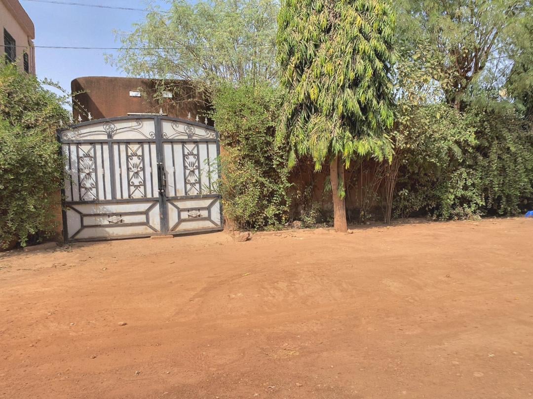 Villa F4 en vente au 1200 logement à côté du siège de Essakane IAM GOLD