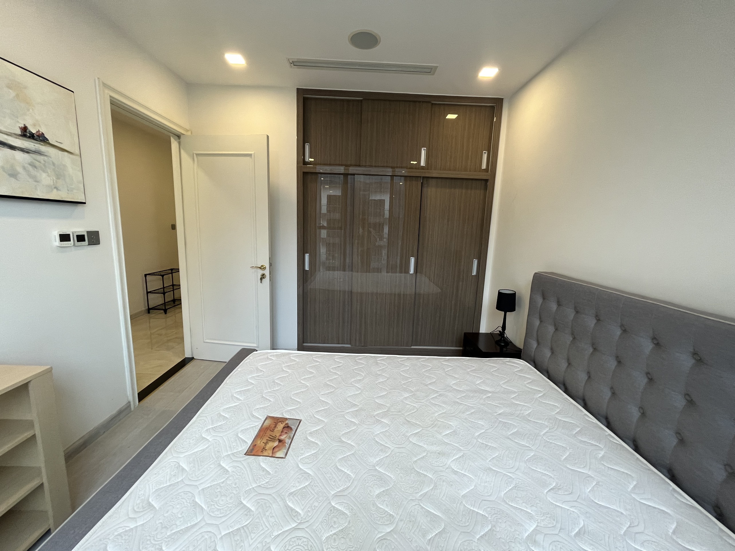 Vinhomes Golden River For rent Available 