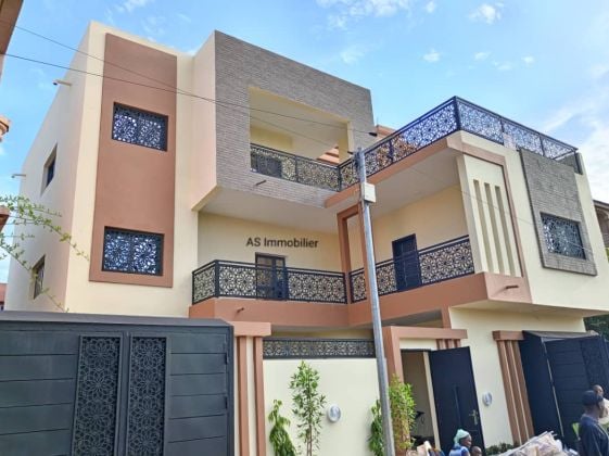 Duplex neuf de haut standing à louer à bacodjicoroni aci 