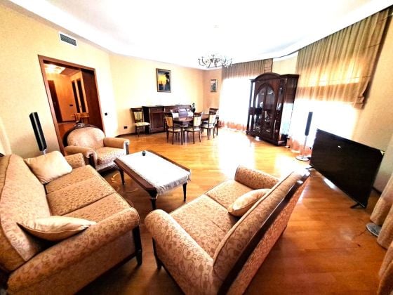 4 rooms apartment for rent. 2 bedrooms and an office room( can be a 3 d ...