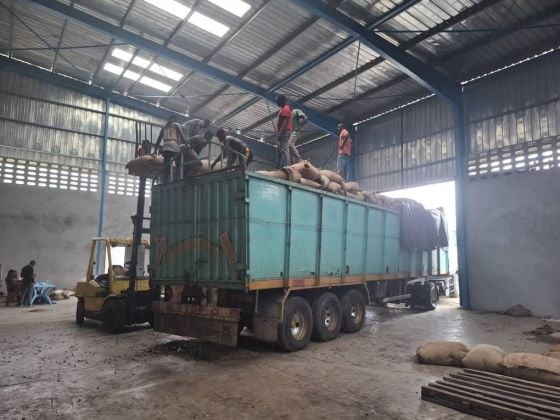 Yopougon zone industrielle PK22 location entrepôt 2500m2