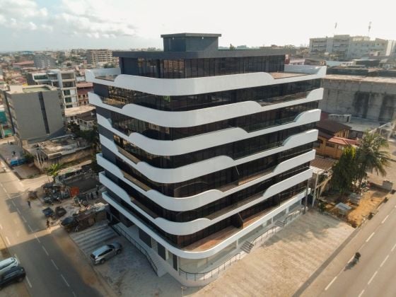 Cocody Riviera bonoumin location Bâtiment R+6 en bureau (2500m2)