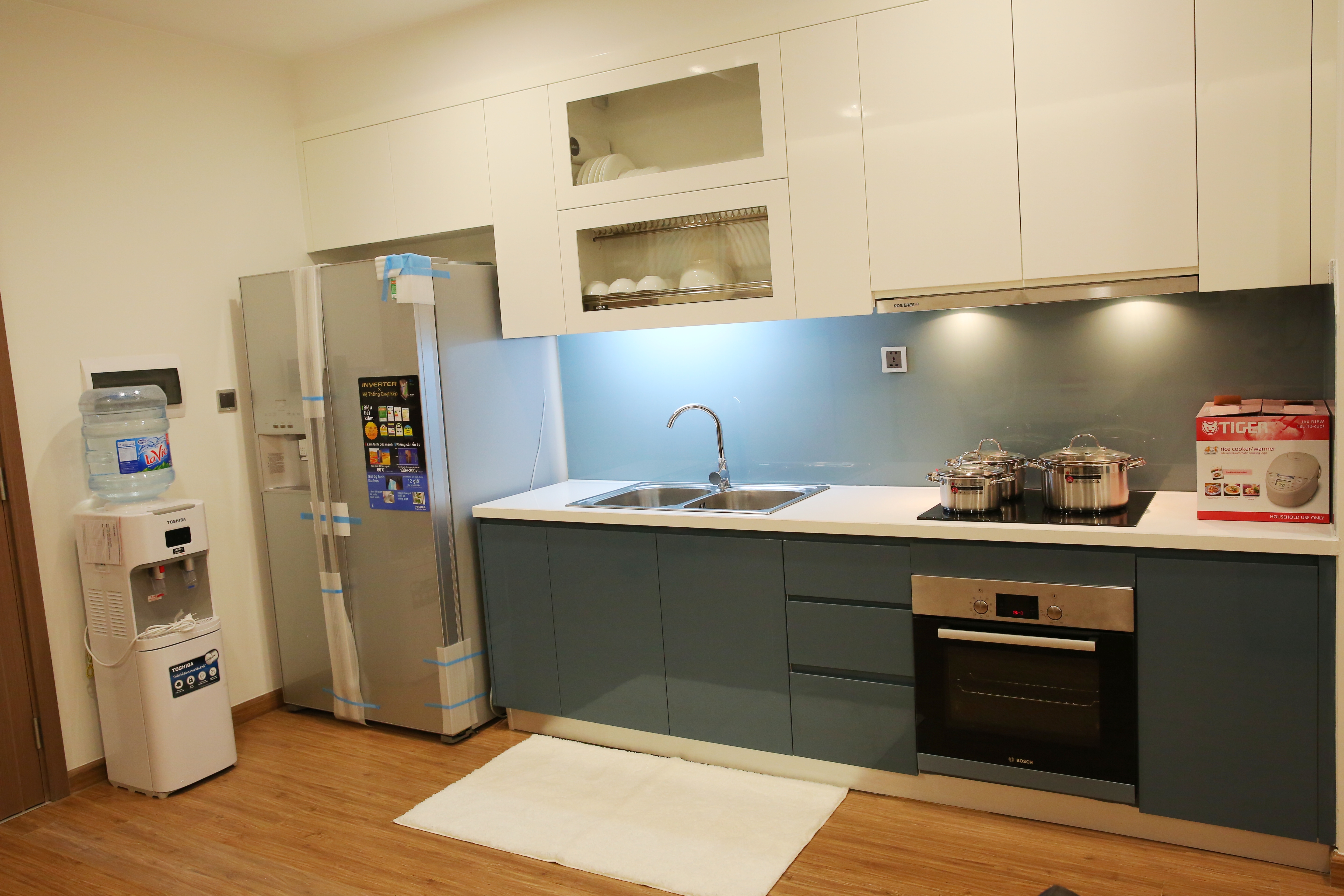 High-Floor 2-Bedroom Apartment for Rent — Vinhomes Metropolis, Ba Dinh, Hanoi &#55356&#57119
