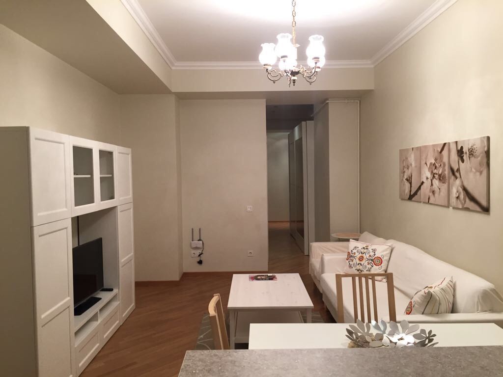 1 BDR studio apt for rent near Grand Hotel Europe