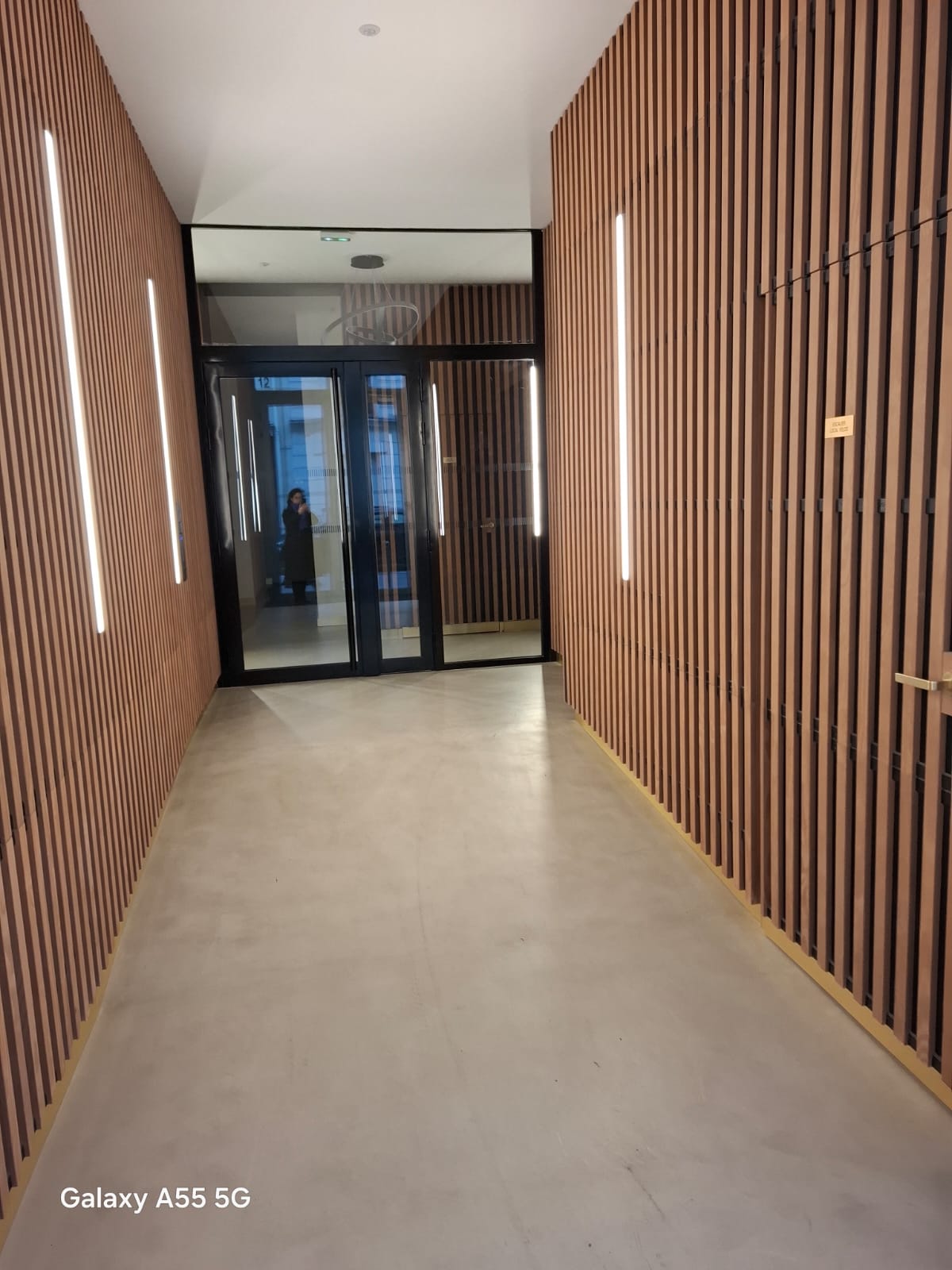 Vivez en grand :  location meublée  appartement en Duplex 5 pièces neuf avec terrasse deux pas du métro Jules-Joffrin !