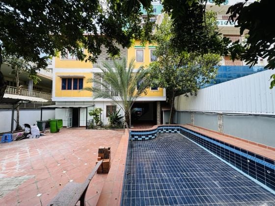 08 Bedrooms Building for Rent near Independence Monument