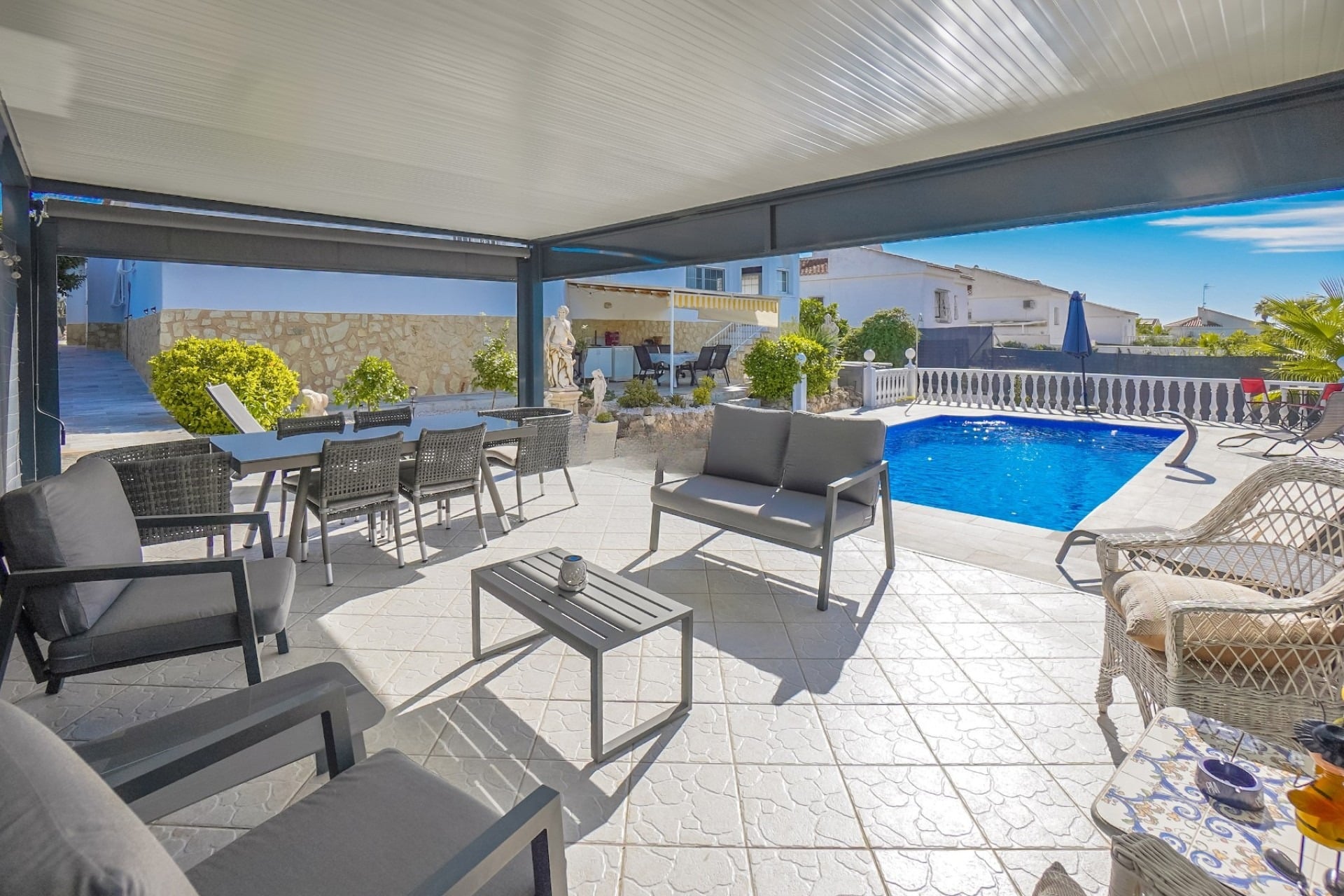 SE VENDE PRECIOSA VILLA PISCINA PRIVADA JA QUESADA LA MARINA-OASIS SAN FULGENCIO (ALICANTE)