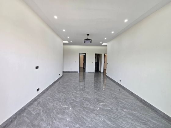 Sale of 3-room apartments in Bassam Mockeyville 