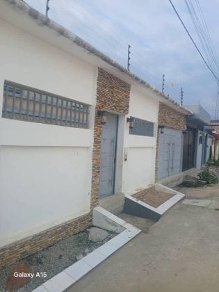 Vente Maison basse 4 pièces Bassam modeste 