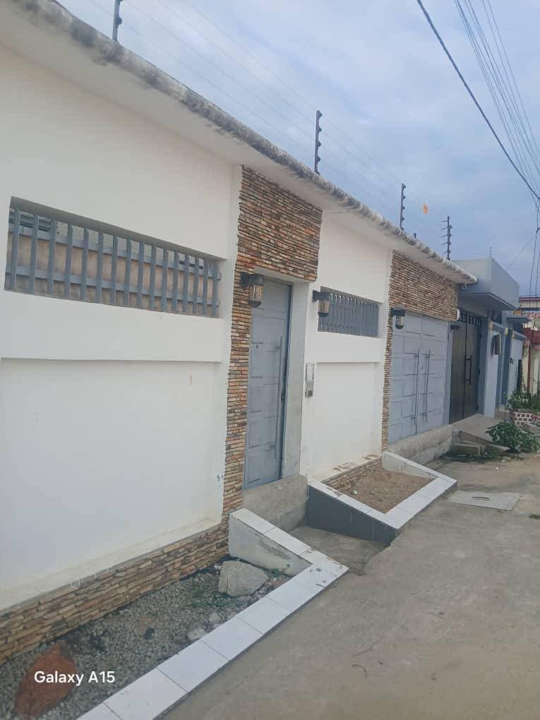 Modesto bungalow con 4 stanze in vendita a Bassam 