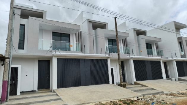 MISE EN VENTE DE PLUSIEURS DUPLEX HAUT STANDING À ANGRE DJOROBITE