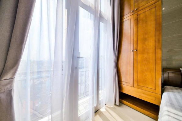 Cozy Studio with Big Windows – Fully Furnished