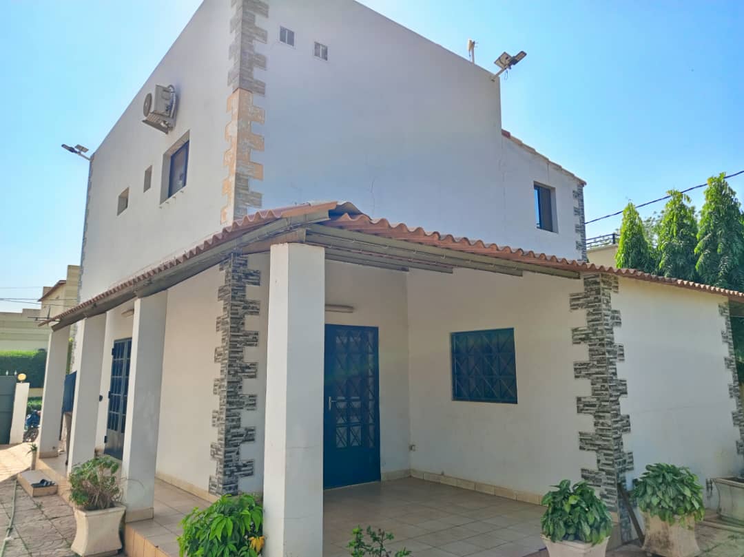 Duplex à louer à sébénikoro