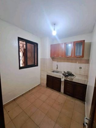 Vaste Appartement Bon Standing à louer à Odza 