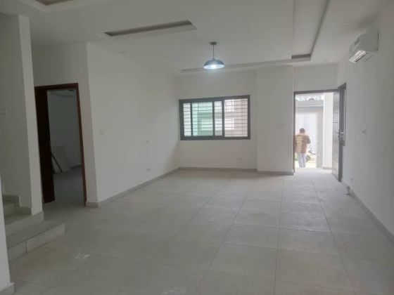 Une excellente villa dans une belle cité en location à la ...