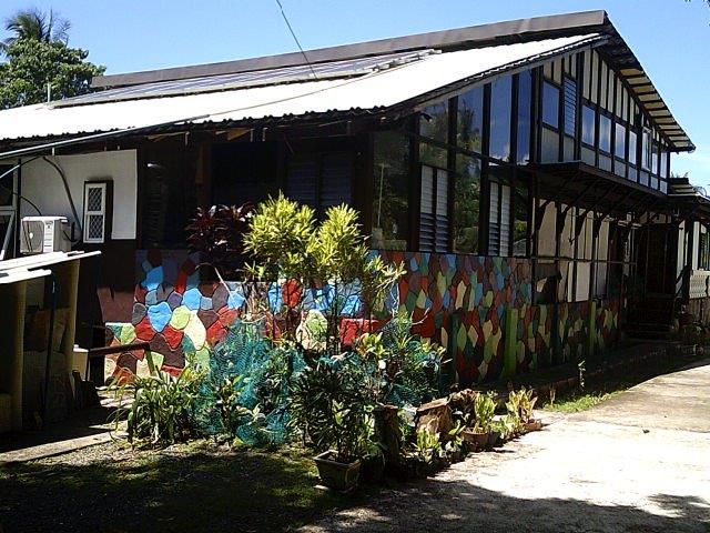 Property close to the sea, shops and schools