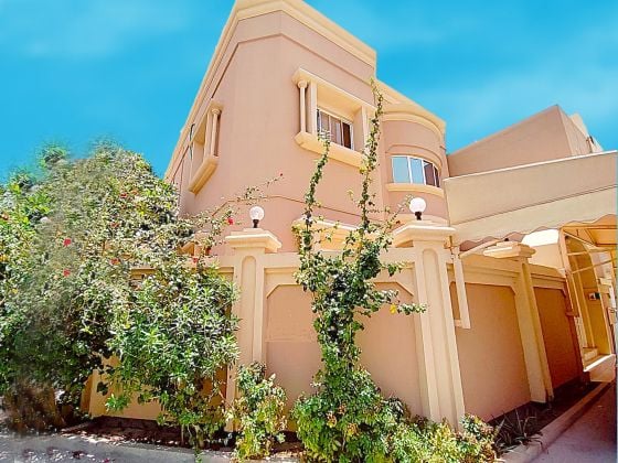 Commercial | residential Villa for Rent in Mahooz BD.700/-