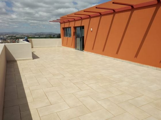 IVANDRY GRAND LOCAL DE 250M² EN DUPLEX f8 AVEC BELLE VUE PANORAMIQUE ...