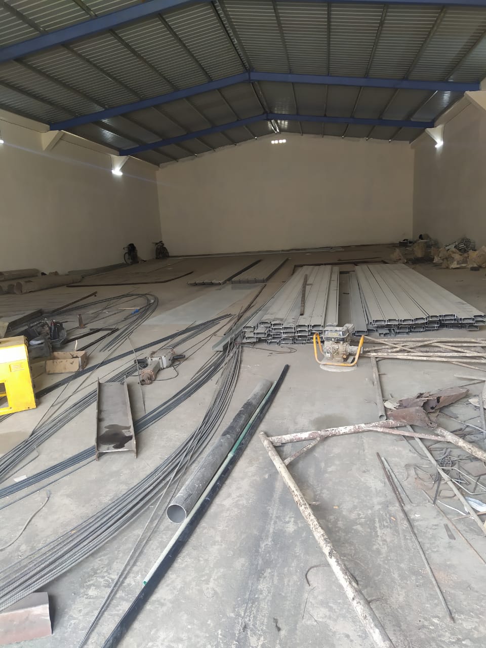 TANJOMBATO – Warehouses of 250m² and 500m² in a residential complex on a main road with semi-trailer truck access – REF: 2026-ENT0101