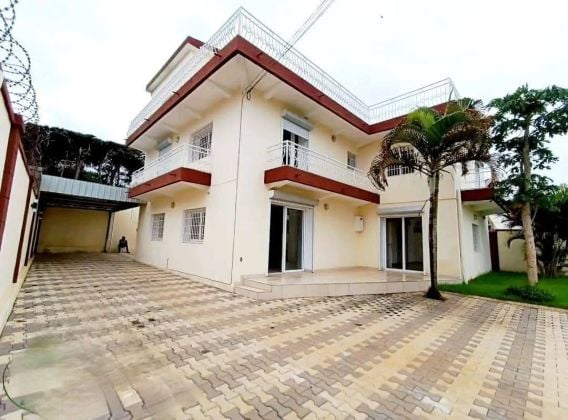 ANDROHIBE GRANDE VILLA T7 DE STANDING AVEC BELLE VUE – JARDIN ARBORE ...