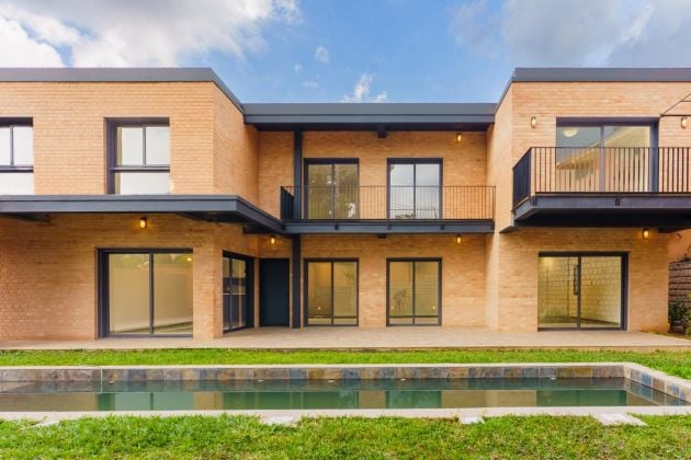 AMBATOBE – GRANDE VILLAS T7 NEUVE AVEC PISCINE – GRAND JARDIN ...