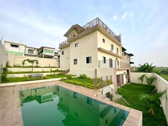 Vente Villa duplex 8 pièces+piscine Cocody Angré 