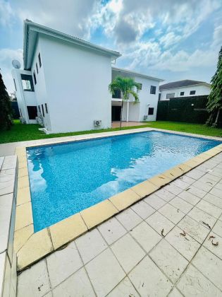 Riviera Golf Beach, villa duplex con 6 stanze disponibile