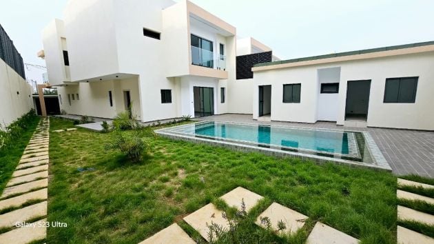 MISE EN VENTE DE TRÈS BEAUX DUPLEX DE 07 PIÈCES HAUT ...