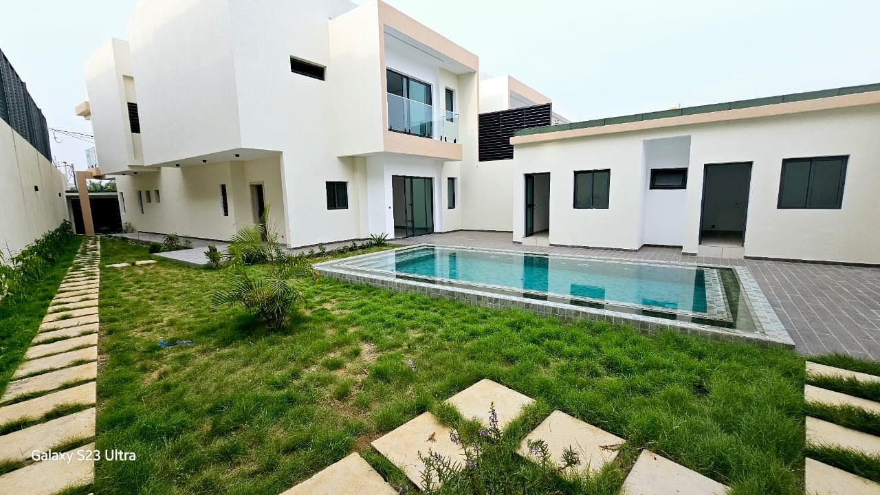 HERMOSOS APARTAMENTOS DÚPLEX DE LUJO DE 7 HABITACIONES EN VENTA EN RIVIERA ABATTA