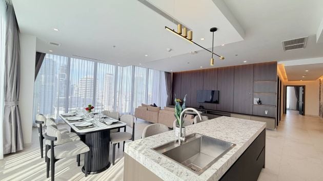 Swimming pool 3 bedrooms Service apartment for rent 